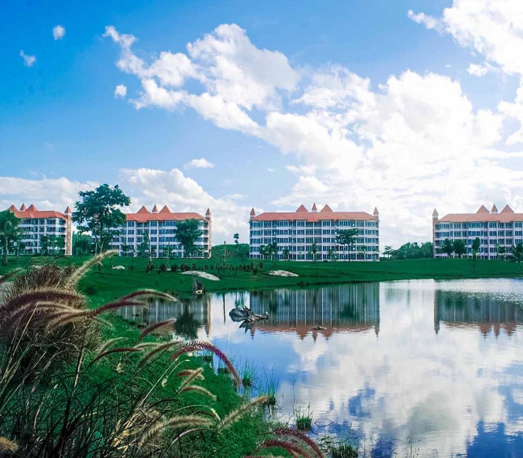 Happy City Golf & Resort Chiang Rai Exterior foto