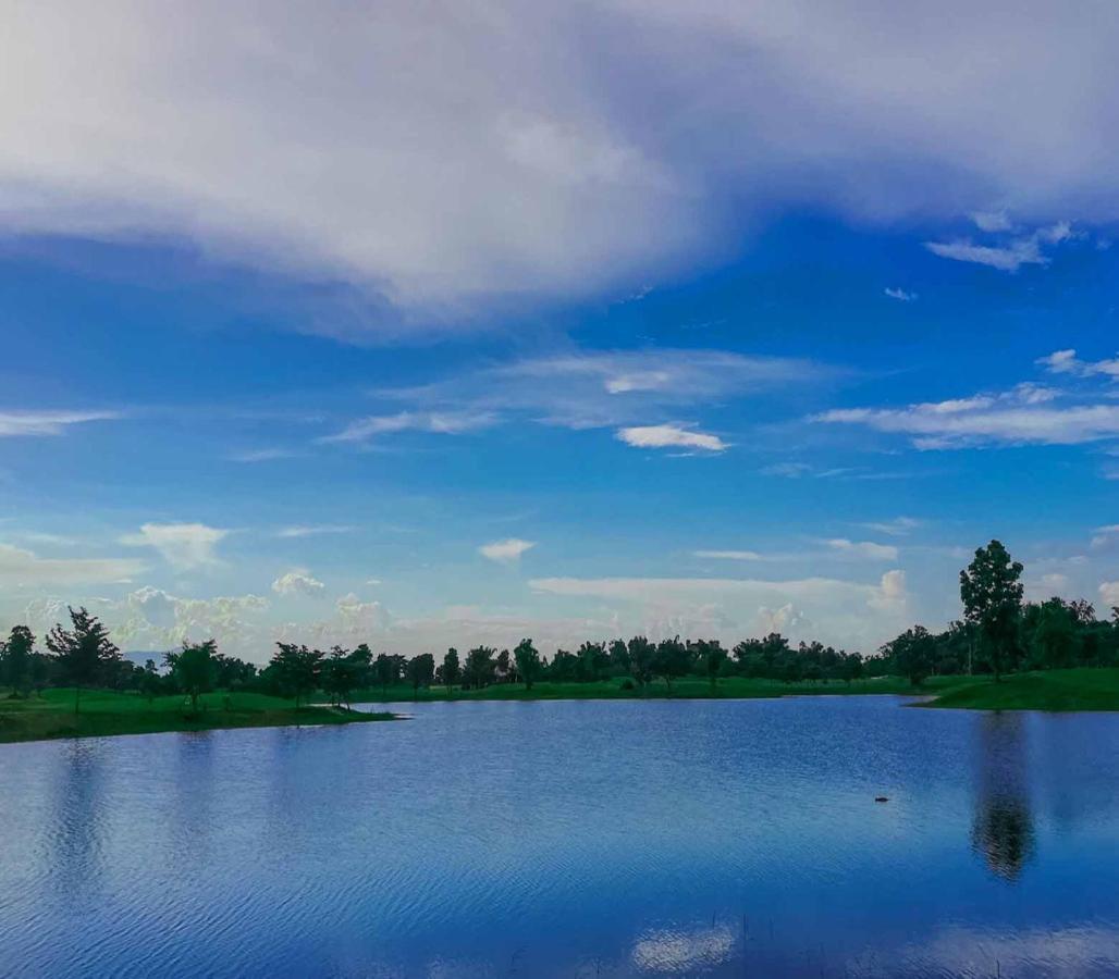 Happy City Golf & Resort Chiang Rai Exterior foto