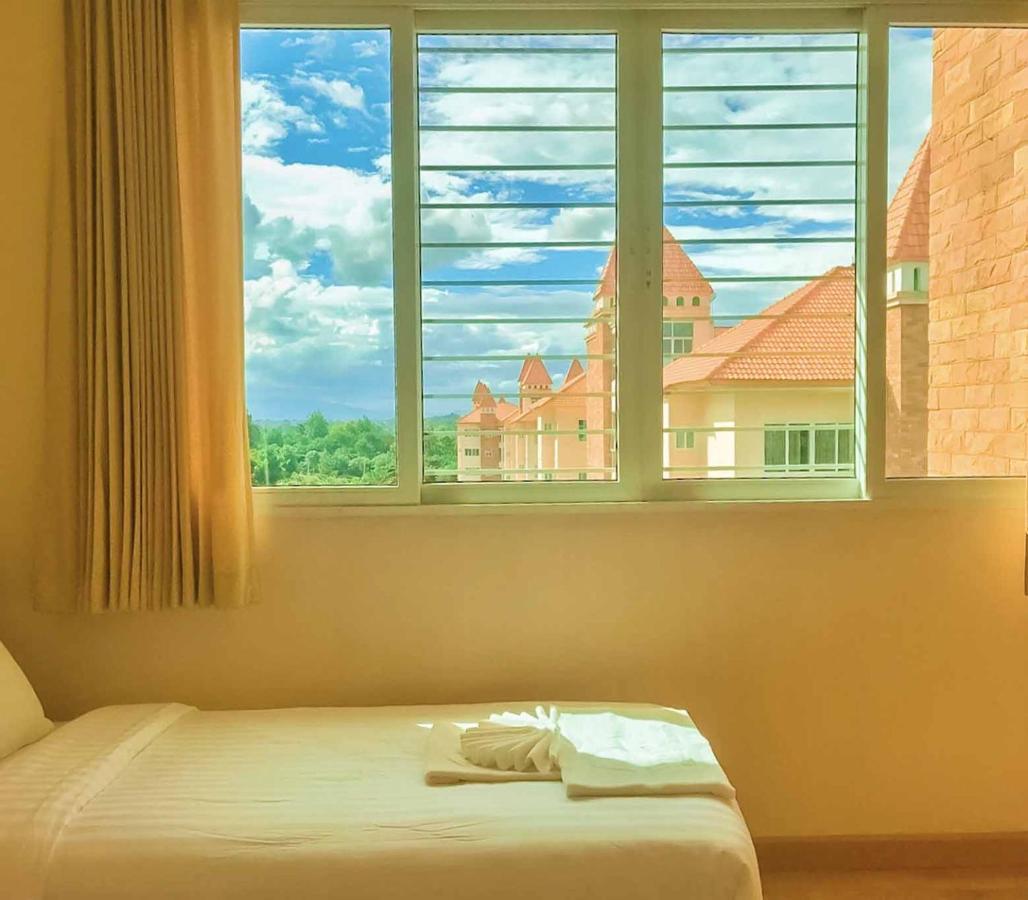 Happy City Golf & Resort Chiang Rai Exterior foto