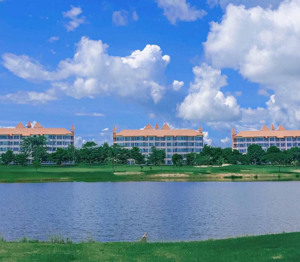Happy City Golf & Resort Chiang Rai Exterior foto